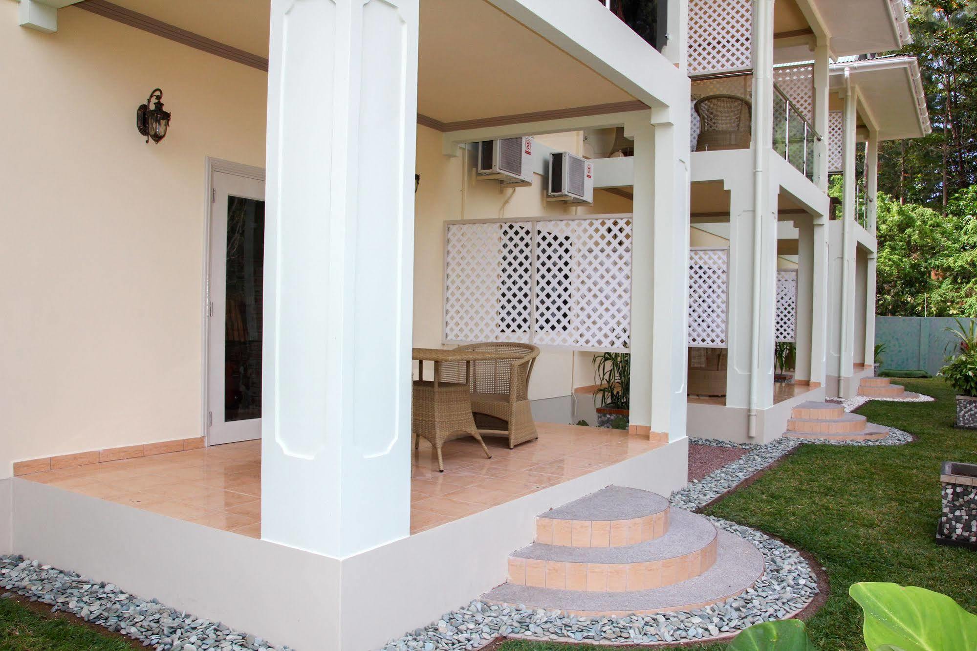 Chez Bea Luxury Villa Baie Sainte Anne Exteriör bild